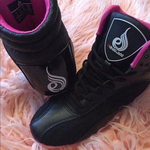 Ryderwear shoes size 8